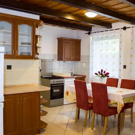Haus Pelso Homestay Gyenesdias